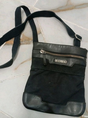Bikkembergs δερμάτινη ανδρική τσάντα μεταχειρισμένη, μαύρη