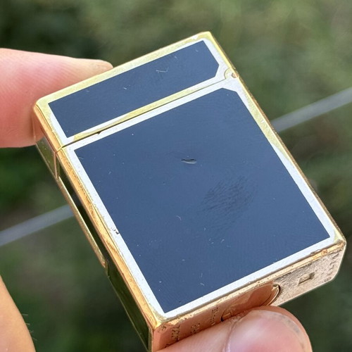 S.T. Dupont Laque De Chine lighter, gold with brown lacquer