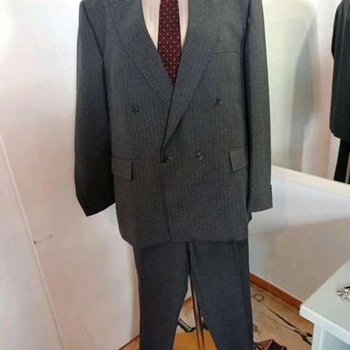 Christian de Paris men's suit like new, gray and black