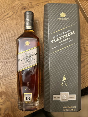 Johnnie Walker Platinum 18 Years new