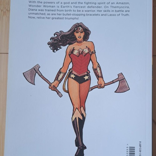 Wonder Woman Her Greatest Battles Graphic Novel like new