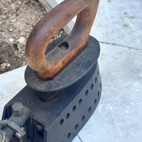 Feldmeyer German Antique Charcoal Iron with Econometer Patent Burner used