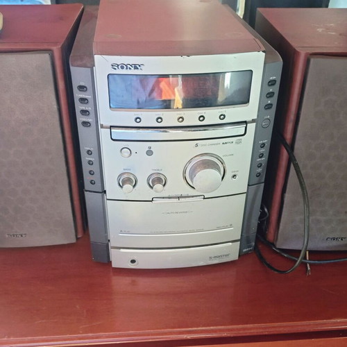 Sony CMT-CPX 1 Micro Hi-Fi Component System used with radio cassette, CD player and speakers