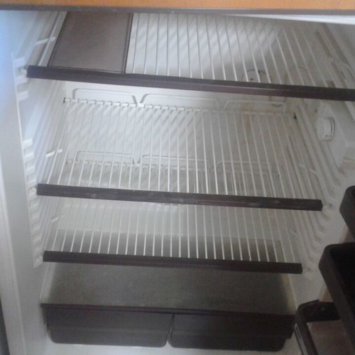 Pitsos refrigerator used, functional, no frost not included