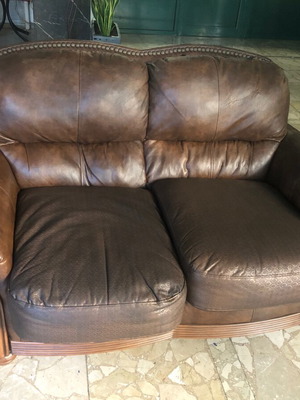 Chesterfield καναπές μεταχειρισμένος σε καλή κατάσταση