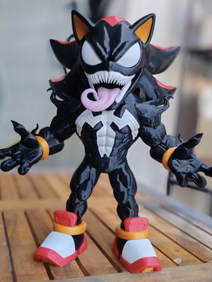 Shadow the Hedgehog x Venom collectible figure like new, 26cm
