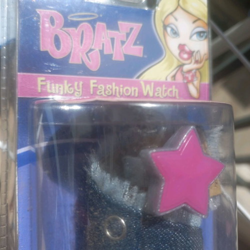 Bratz funky fashion watch set with tags, sealed