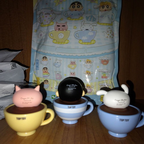 Top Toy Crayon Shinchan x Cinnamoroll Tea Cup Series Figures new