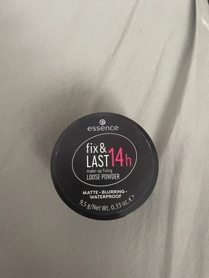 Essence Fix & Last Loose Powder like new, matte, waterproof