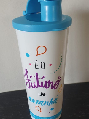 Tupperware cup 470 ml with spout new