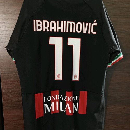 Φανέλα Zlatan Ibrahimovic 2022/23 AC Milan αυθεντική, καινούργια, XL