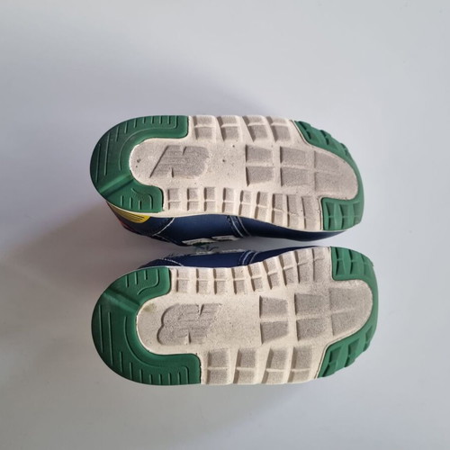 New Balance children's sports shoes used, size 23.5