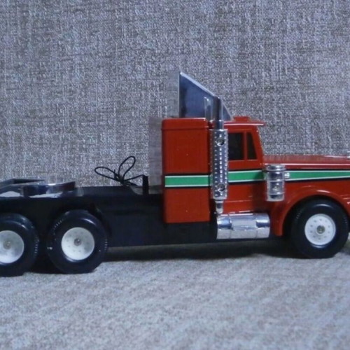 Freightliner Truck 1:25 new remote control with box and battery