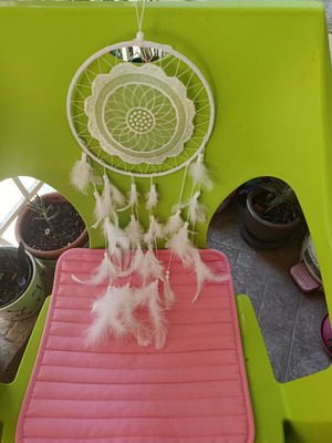 Dreamcatcher white set of 2 like new
