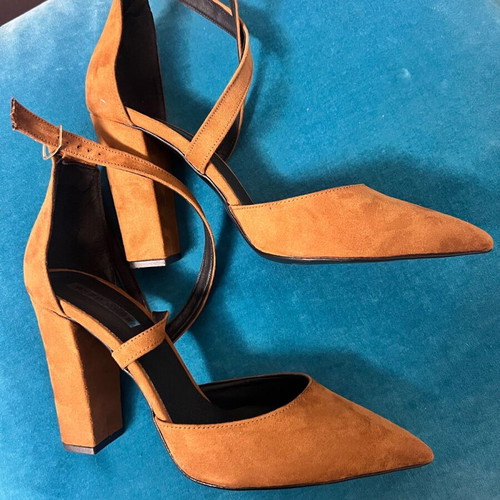 Dino Dion Casual Shoes Brown Like New Size 38