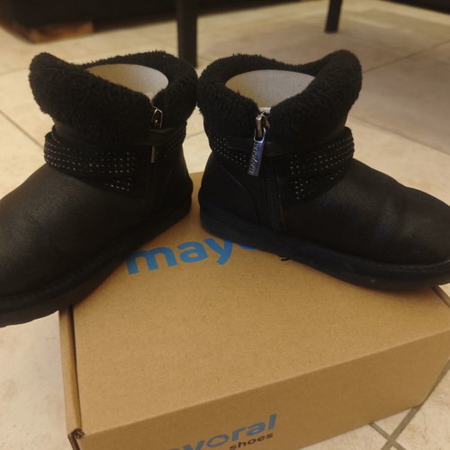 Mayoral girls' black boots size 28 like new with glitter and fur lining