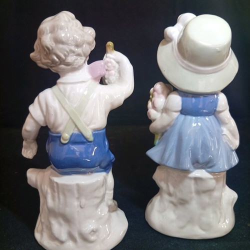 Vintage porcelain figurines Wagner & Apel set of 2