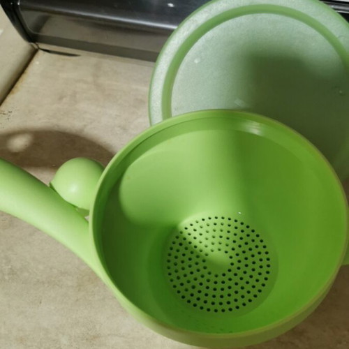 Small Tupperware colander new