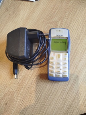 Nokia 1100 μεταχειρισμένο μπλε κινητό με φορτιστή και καινούργια μπαταρία