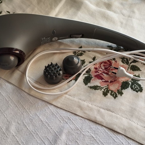 Beurer MG 45 Massage Device like new with heat and replacement heads