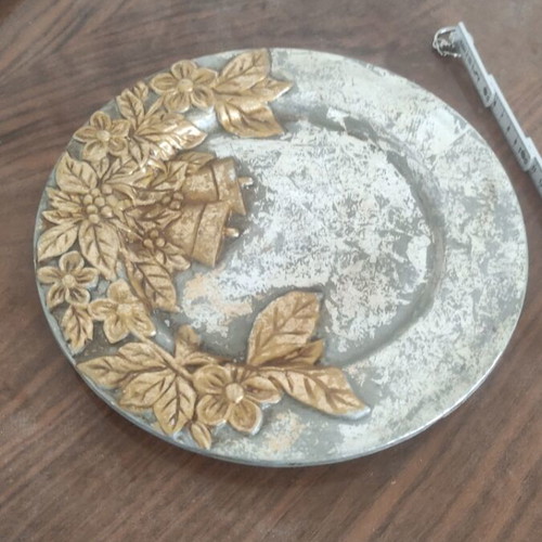 Decorative Christmas platter like new, ceramic