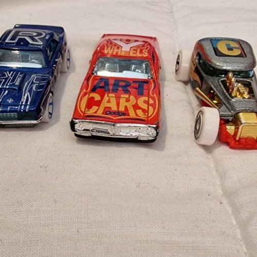 Hot Wheels toy cars like new