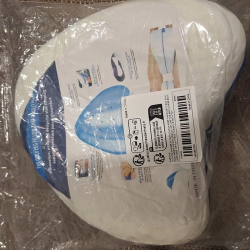 Pillow new, soft and comfortable
