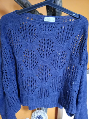 Pullover used in very good condition, size S