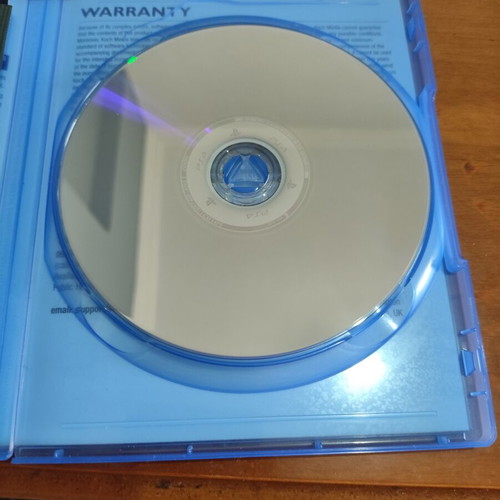 Outward PlayStation 4 game like new, role playing