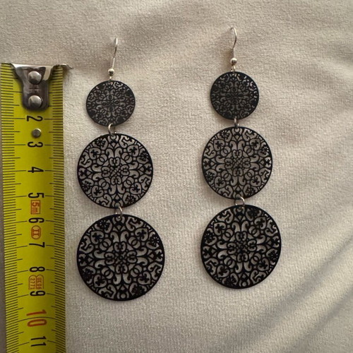 Long earrings like new, black