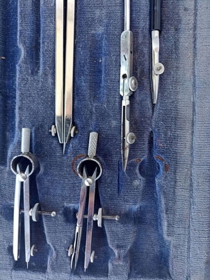 English compass set used with missing parts