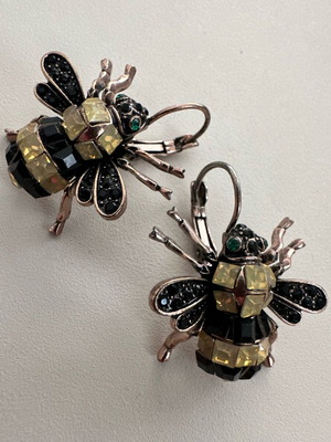 Bee earrings used with black and yellow strass vintage style