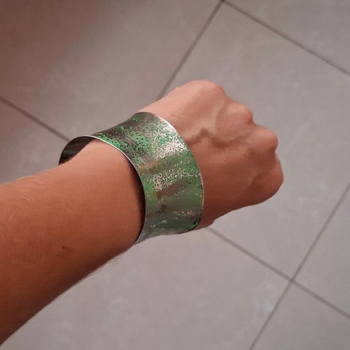 Handmade cuff bracelet silver and green like new