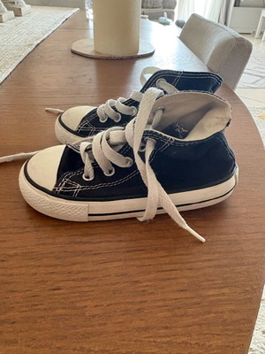 Converse αθλητικά παπούτσια αγοριού μεταχειρισμένα, νούμερο 23, μαύρα