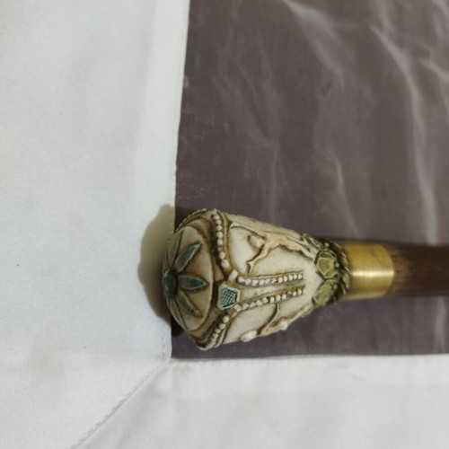 Wooden walking cane like new with porcelain tip
