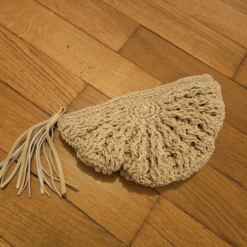 H&M knitted wrist bag used, beige nude, zipper closure