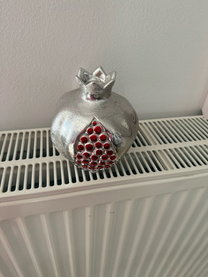 Pomegranate decorative like new