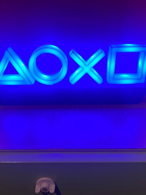 PlayStation φωτιστικό σαν καινούργιο με καλώδιο