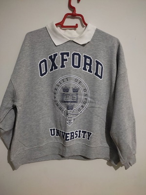 Pull & Bear gray sweatshirt size S like new