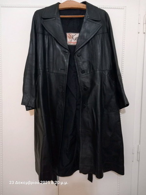 Black cabardine coat like new, size L / 40 / 12