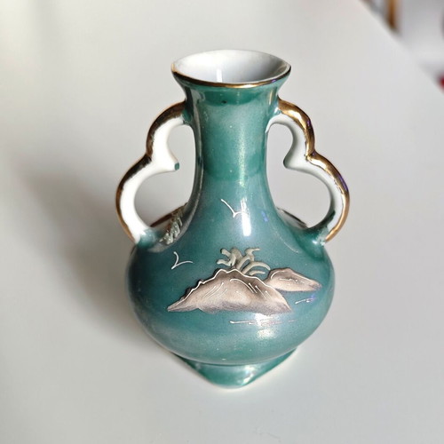Vintage Japanese porcelain decorative vases like new
