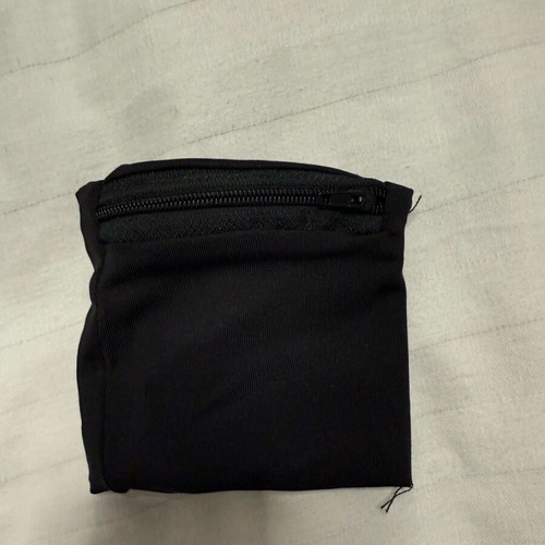 Bwin wristband with zipper like new
