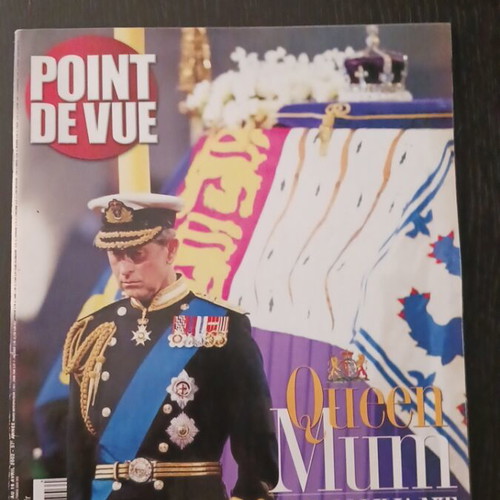 Royal Magazine Point de Vue Queen Mum April 2002
