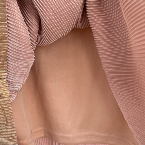 Dress like new pink and gold with front tie elastic