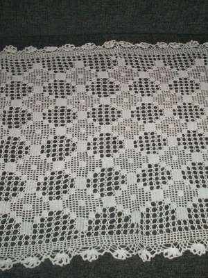 Table runner white lace large used 45x78