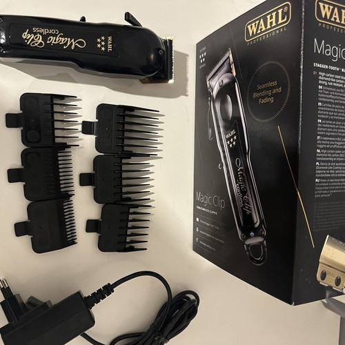Wahl Magic Clipper like new with charger and guards