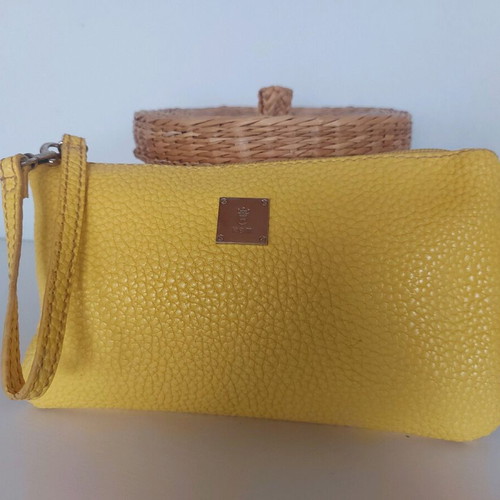Kem wallet like new, yellow leather