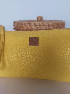 Kem wallet like new, yellow leather