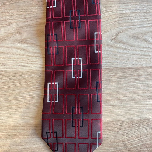 Tie in excellent condition