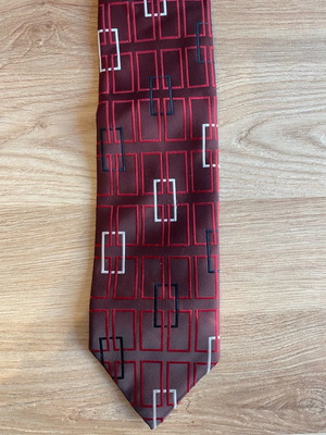 Tie in excellent condition